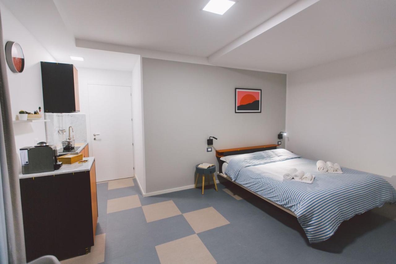 דירות סירקוזה Brand New Loft מראה חיצוני תמונה